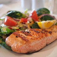 Exceso de pescado durante el embarazo, mayor riesgo de obesidad infantil